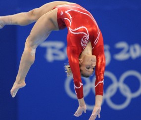 爱游戏-羽毛球赛场焦点！澳大利亚队对阵德国队，冠军之争悬念重重，胜负难料